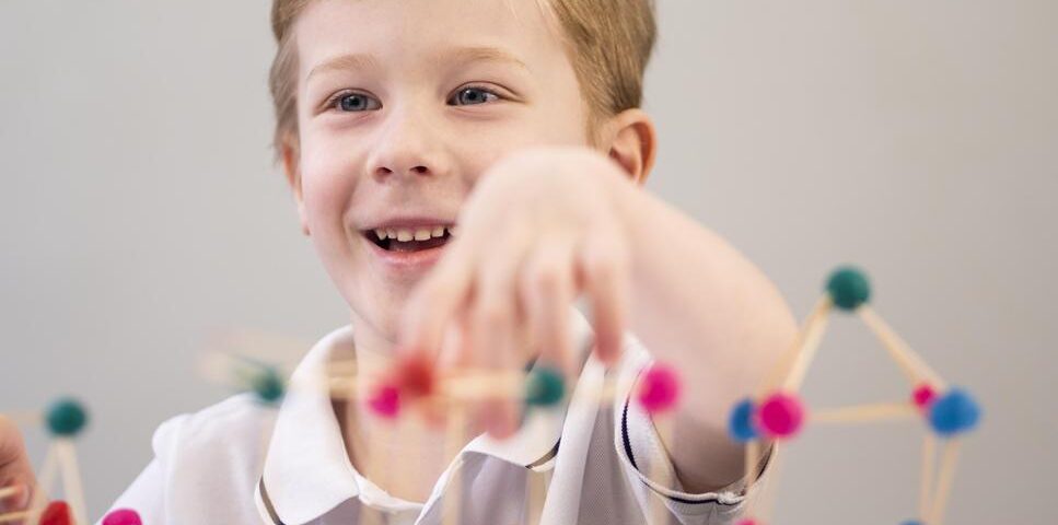 diferença entre genético e hereditário no autismo